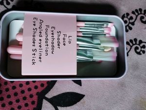 combo Of 2 Eyeshadow Pallet And Brush Set