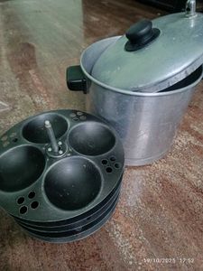 non stick Idli Maker with Pot(24idly)