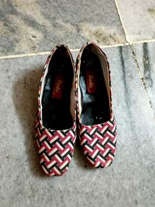 Beautiful Sandals For Girls