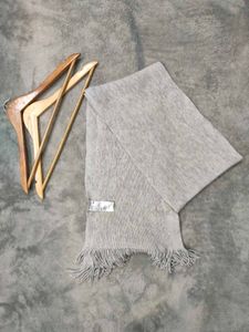 Uniqlo Soft Grey Scarf