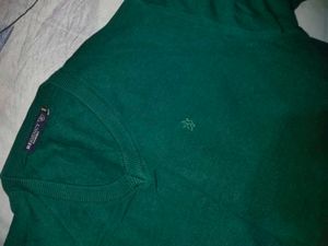 Green V-Neck Sweater Light Winter