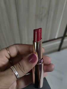 Lakme 9 to 5 Primer Matte Lipstick
