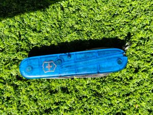 VICTORINOX SPARTAN – TRANSPARENT BLUEClassic Swiss
