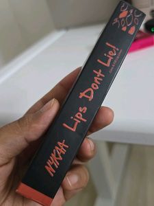 NYKAA - Lips Don't Lie! - Shade Head over heels