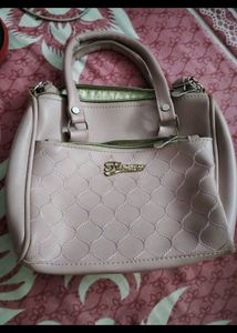 29.Chic Pink Handbag