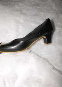 Black Pointed Toe Heels