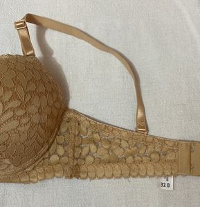 🔺PRICE DROP🔺Floral Lace Push Up Bra 32B