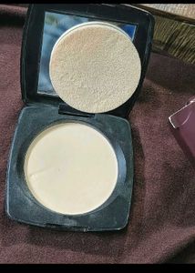 Lakme Forever Matte Compact used just once for che