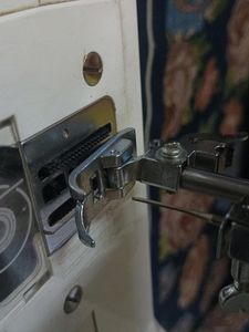 SINGER M1005 SEWING MACHINE
