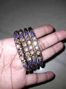 Set of 4 Embellished Bangles