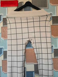 Grid Pattern Leggings/Pants