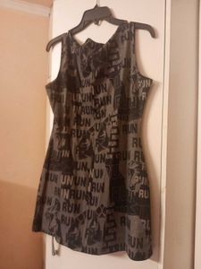 Graphic Print Sleeveless Dress