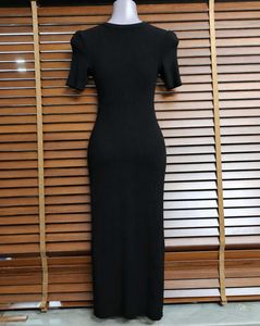 Classic Black ribbed Sleeve Midi Dress