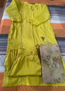 W brand New without tag Neon green Kurta Set with