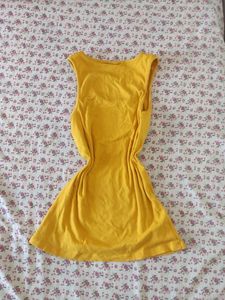 💛 Mustard Yellow Lace-Trimmed cami Top