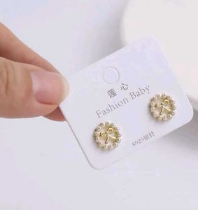 Elegant Gold Emerald &amp; Diamond Earrings