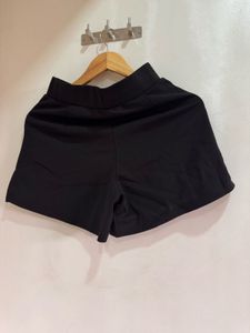 Chic Black Pleated Shorts