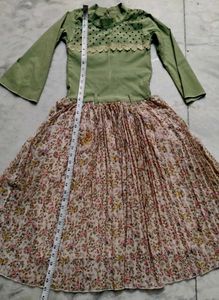 Elegant Floral Pleated Maxi Dress
