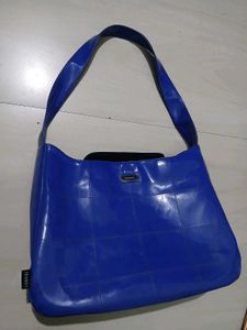 Authentic Tomboy  Blue HandBag Patent leather 100%