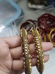 Rajasthani Style Exquisite Gold-Toned Bangles with