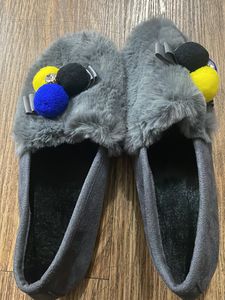 Women Sandel Fur Soft Material International Made In China 240 Size