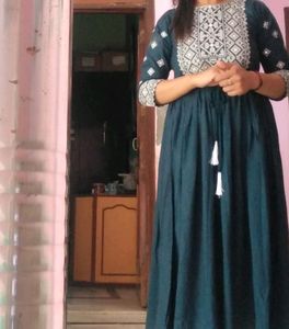 Elegant Teal Kurta with White Embroidery