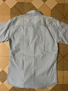 💙Light Blue Button-Up Shirt