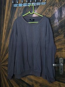 ​H&M Relaxed Fit Crewneck Sweatshirt