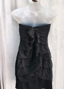 Chic Black Strapless Tiered Dress