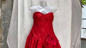 15J6. Stunning Red Strapless Lace Mini Dress