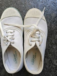 Girls White Canvas Shoes