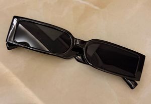 Chic Rectangular Black Sunglasses