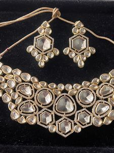 Exquisite Kundan &amp; Polki Necklace Set