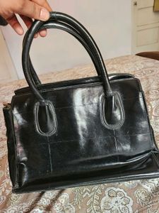 Versatile Black Handbag