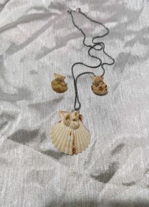 Real Seashell Pendant Necklace & Earrings Set