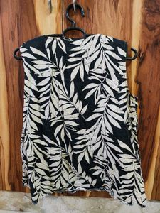 Leaf Print Sleeveless V-Neck Top