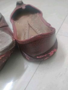 Traditional Leather Juttis - Women's size 5