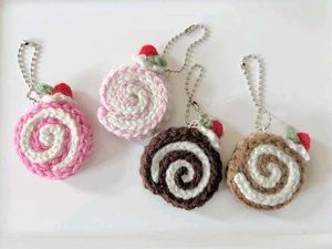 Crocheted Swiss Roll Keychain(1 pc)