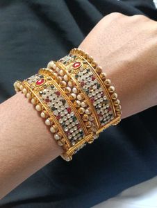 Exquisite Kundan &amp; Pearl Bangle Set