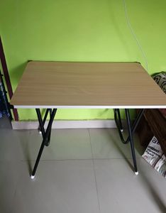 EuroQon Folding Desk