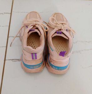 Girl's Sneakers 🌈
