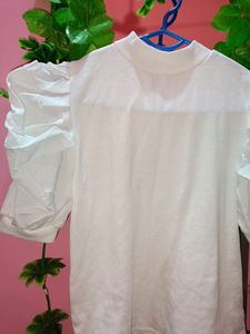 2 Puffy Sleeves Top Black And White