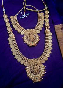 Traditional Gold Tone Necklace &amp; Earring Set