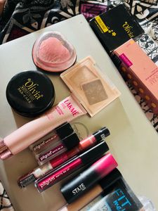 Makeup Lot: Lipsticks &amp; Primer