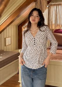 Cute Floral Print V-Neck Top