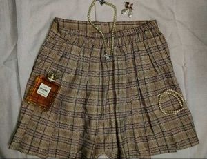 Y2K old money pleated plaid skirt