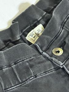 Chic High-Waisted Black Denim Jeans