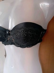 Black Lace Strapless Bra