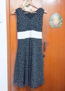 Polka Dot V-Neck Midi Dress with White Waistb