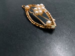 Juicy Classic Eyeshadow and Primer &amp; Classic Pearl Clips Pieces Combo
